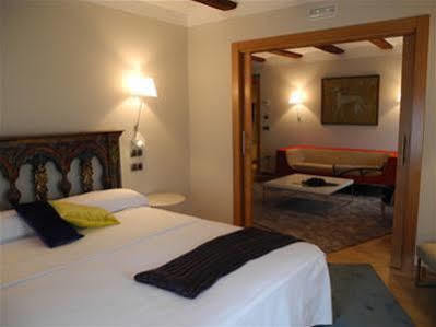 Hospederia Chapitel Hotell Estella Exteriör bild
