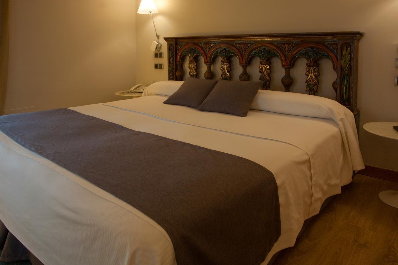 Hospederia Chapitel Hotell Estella Exteriör bild